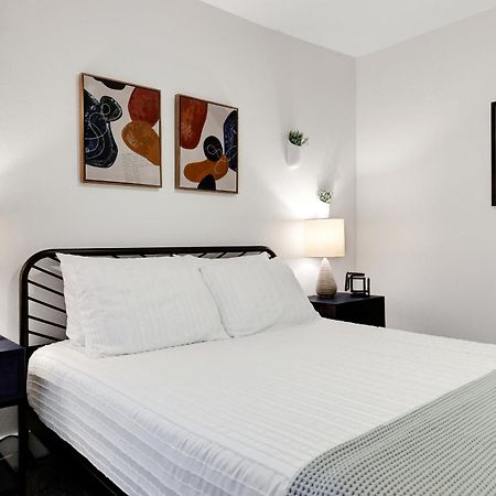 Artsy - A Birdy Vacation Rental Сан Антонио Екстериор снимка