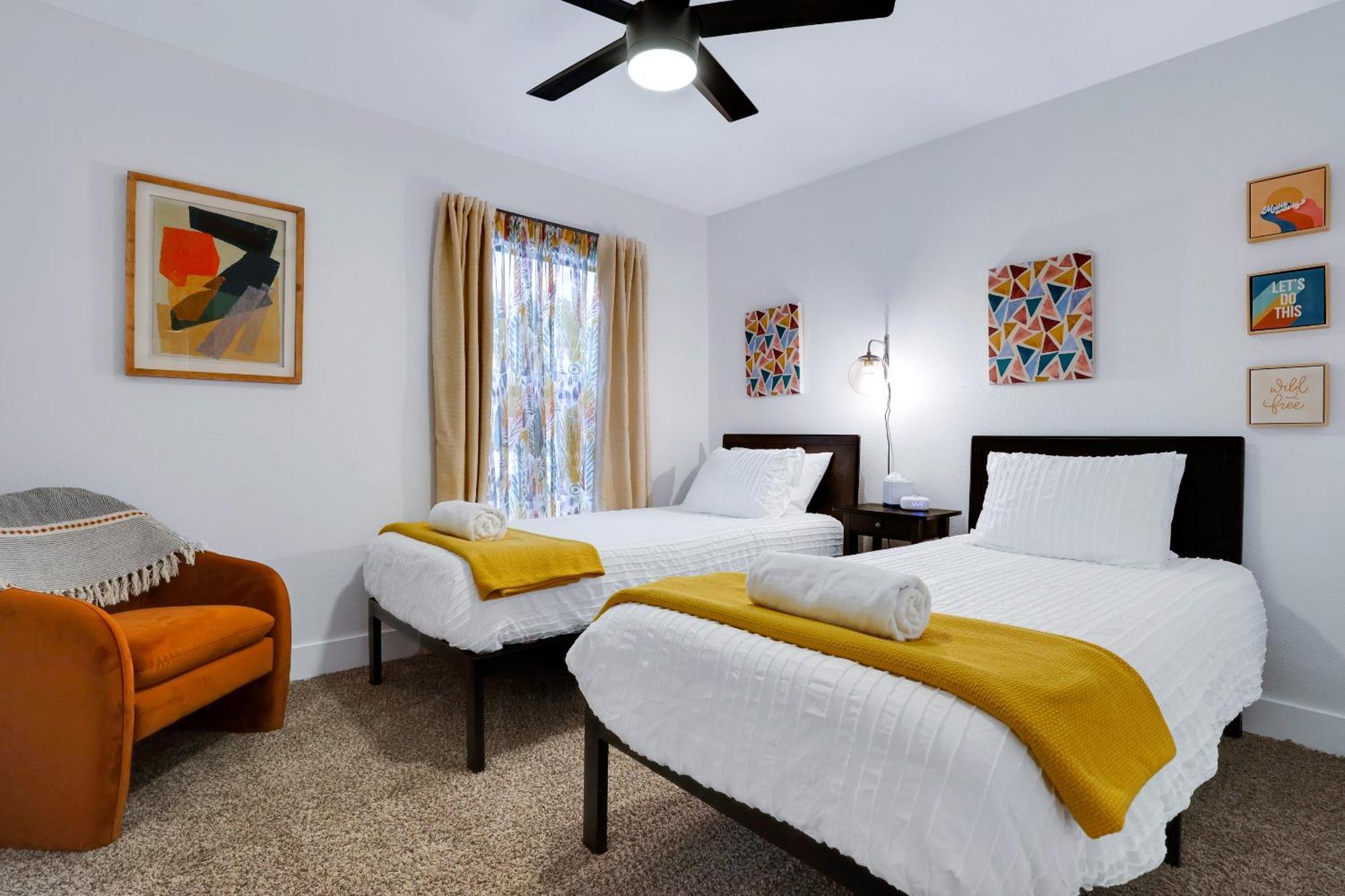 Artsy - A Birdy Vacation Rental Сан Антонио Екстериор снимка