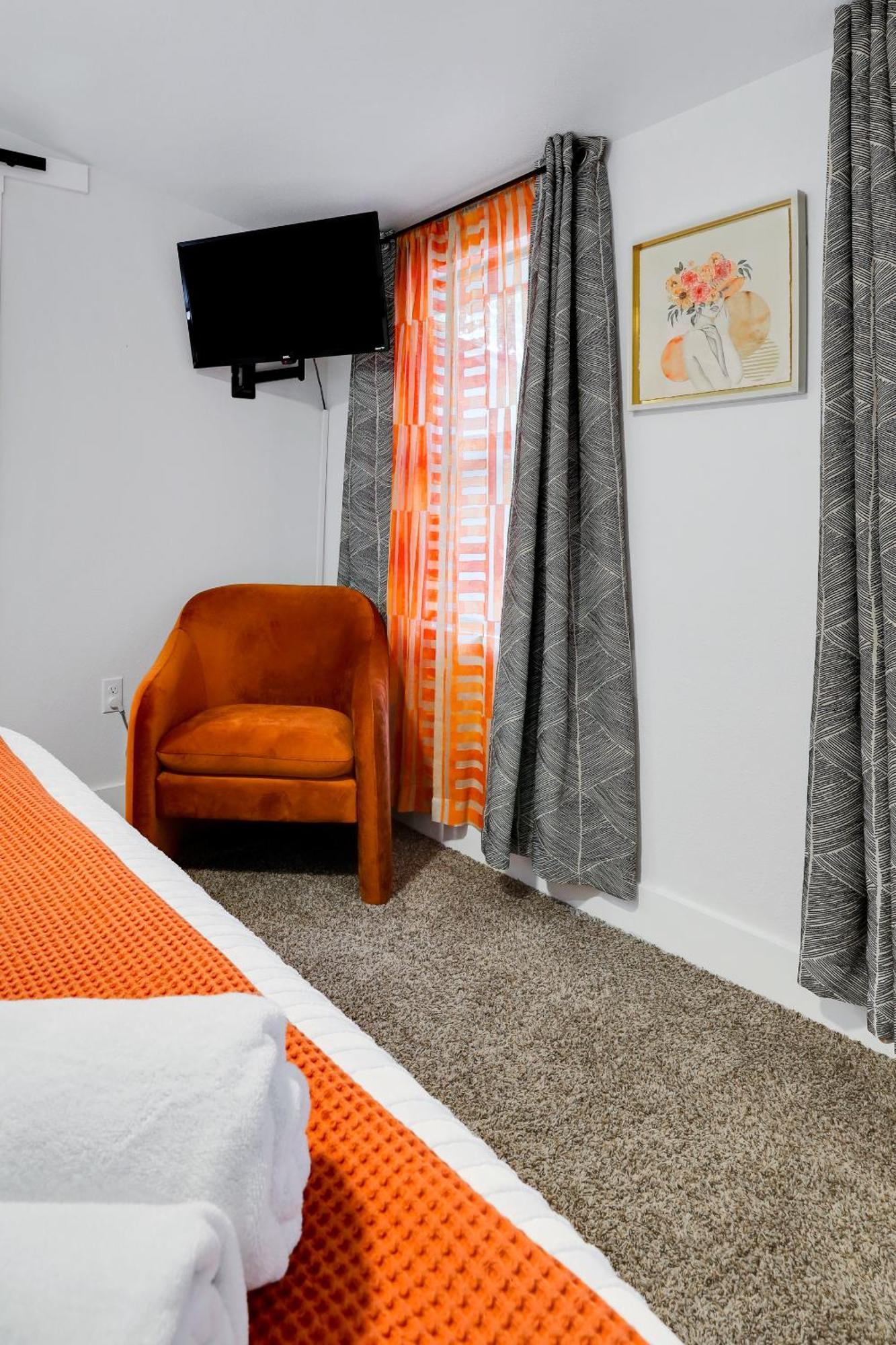 Artsy - A Birdy Vacation Rental Сан Антонио Екстериор снимка