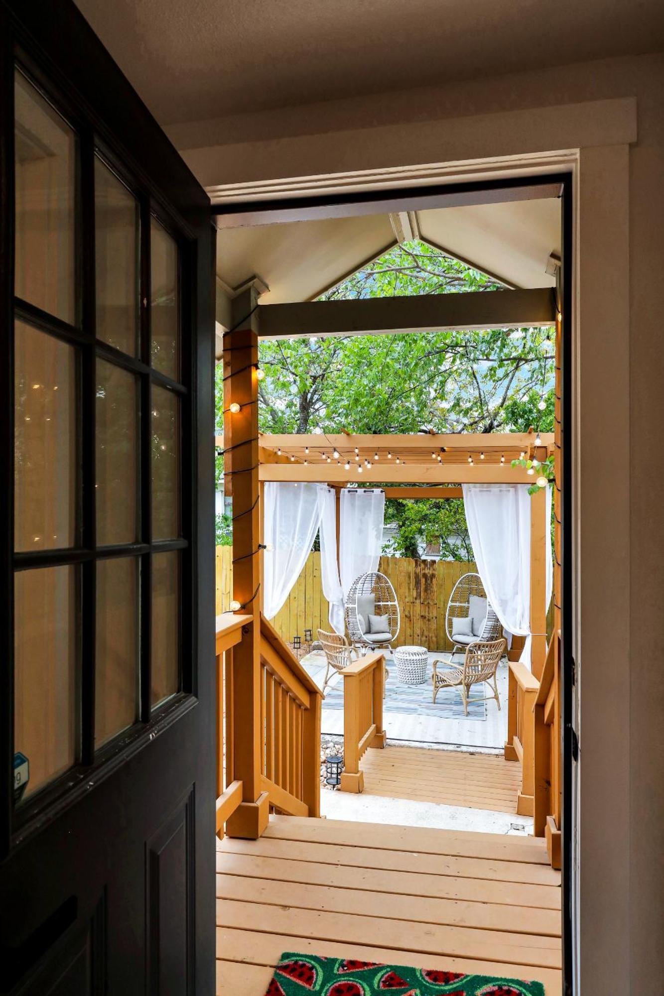 Artsy - A Birdy Vacation Rental Сан Антонио Екстериор снимка