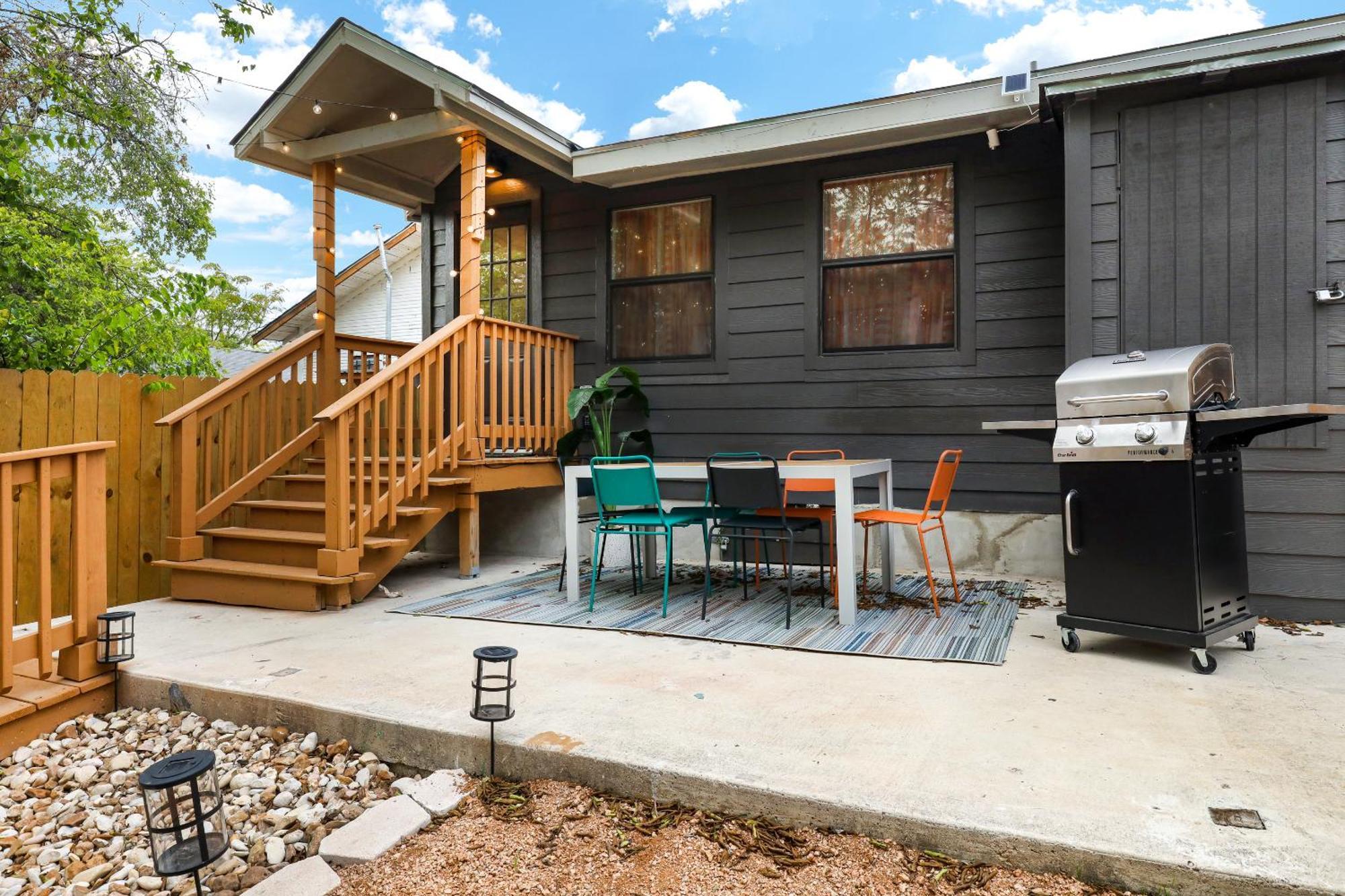 Artsy - A Birdy Vacation Rental Сан Антонио Екстериор снимка