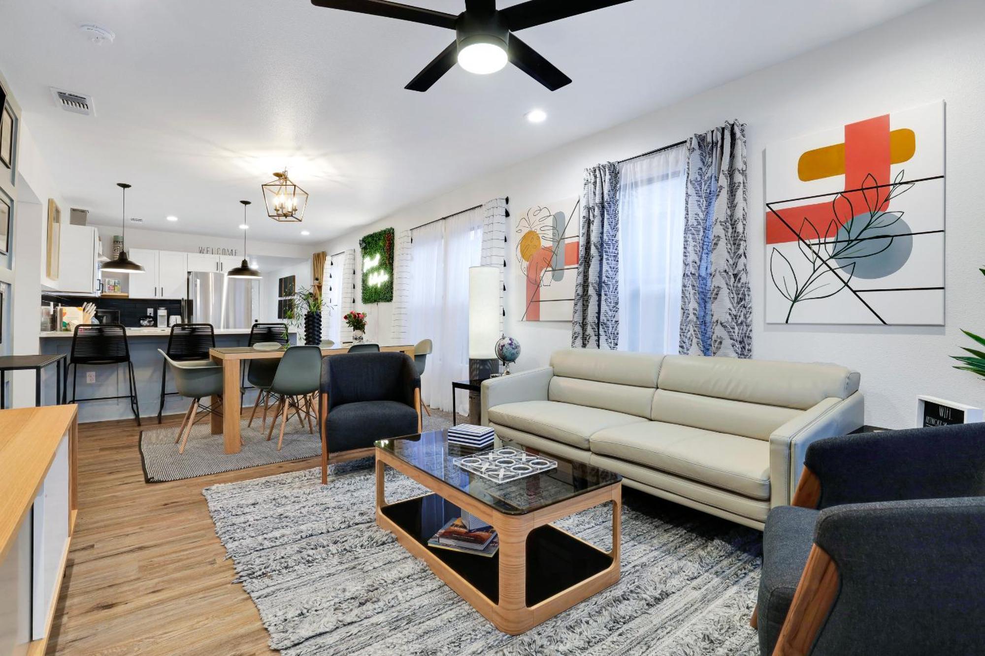 Artsy - A Birdy Vacation Rental Сан Антонио Екстериор снимка