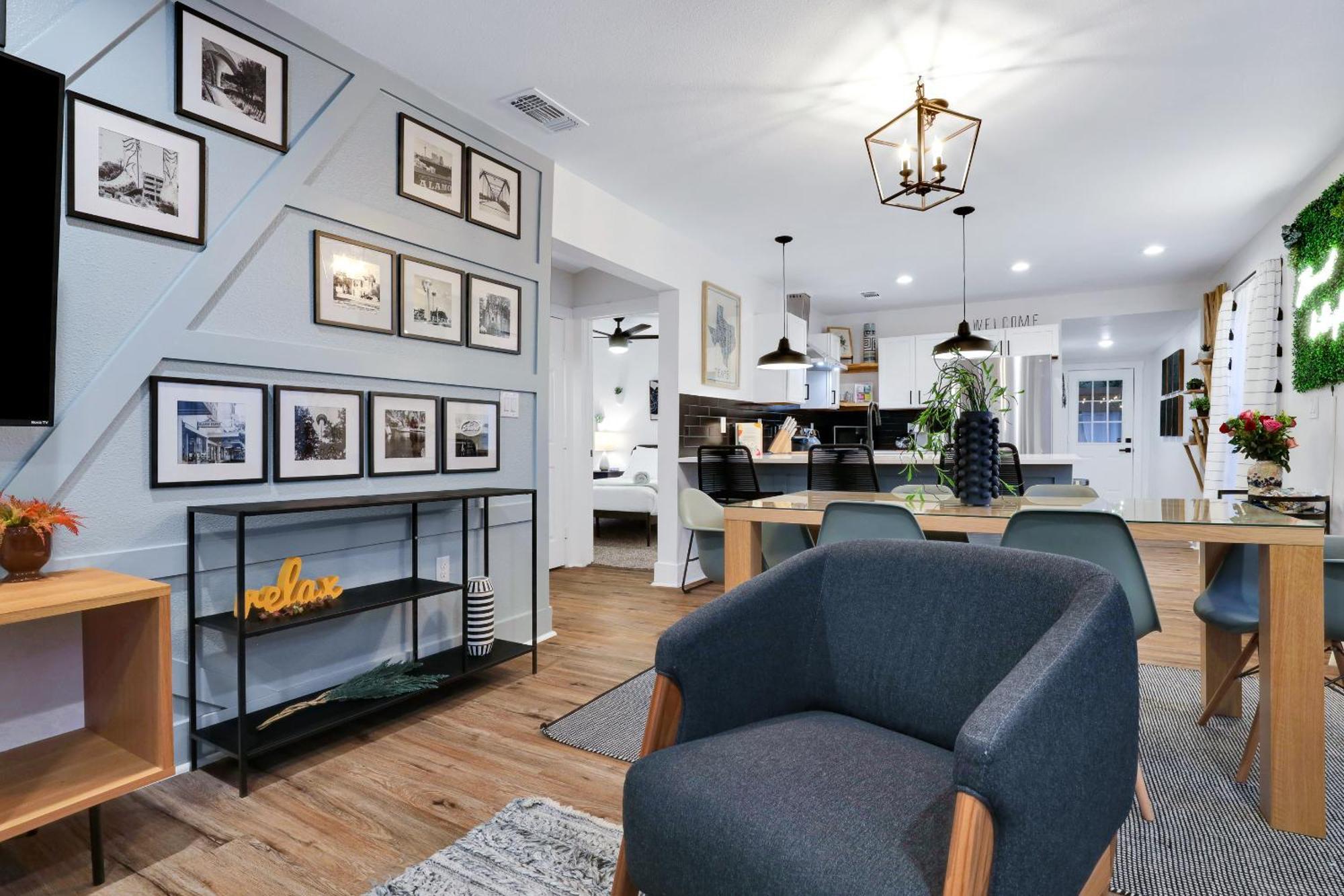 Artsy - A Birdy Vacation Rental Сан Антонио Екстериор снимка