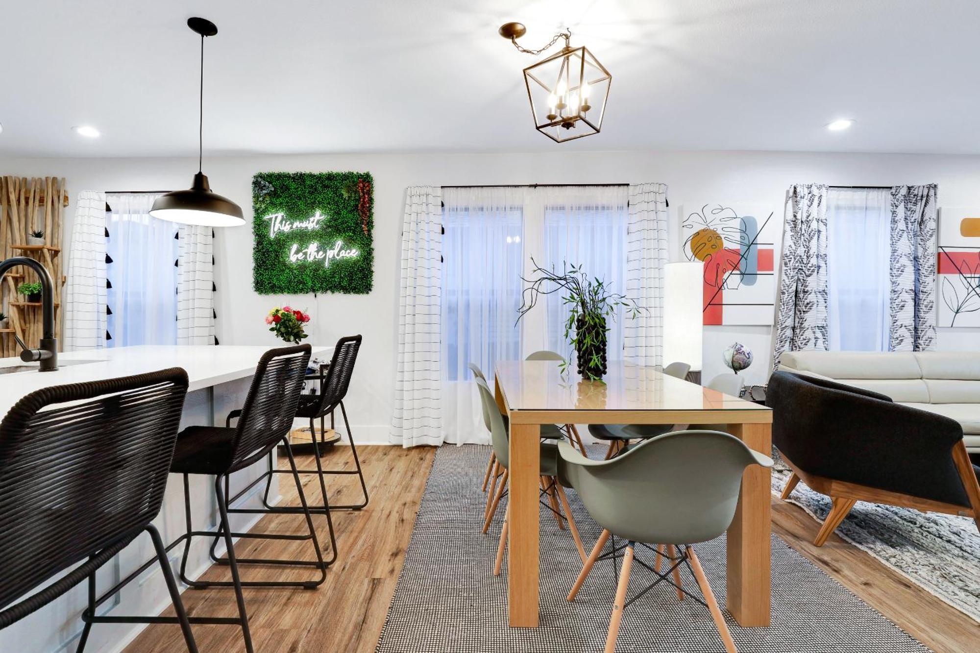 Artsy - A Birdy Vacation Rental Сан Антонио Екстериор снимка